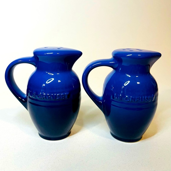 Le Creuset Indigo Cobalt Blue Ombré  Salt & Pepper Shakers Pitcher Jug Style - Picture 2 of 6